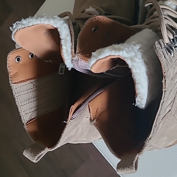 American Eagle boots - Picture 7 of 8